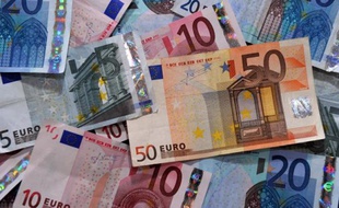 La fiscalité de certains contrats d'assurance-vie, plans épargne en actions (PEA) et plans épargne logement (PEL) va être alourdie pour financer la Sécurité sociale, une mesure contestée par les associations d'épargnants qui dénoncent une insécurité juridique.