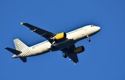 Paris tacle un ministre espagnol dans l’affaire des ados juifs débarqués d’un avion