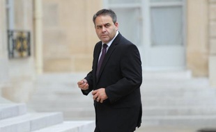 Le ministre de la Santé et du Travail, Xavier Bertrand, entend fixer de nouvelles priorités en matière de lutte contre la fraude sociale et exiger des fraudeurs le remboursement des sommes trop perçues