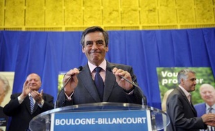 L'ancien Premier ministre François Fillon a appelé lundi les abstentionnistes et ceux qui ont exprimé "un vote rude" en faveur d'"un parti" à la droite de l'UMP à "ne pas se tromper" lors des législatives et à apporter leur soutien aux candidats de la "droite républicaine".