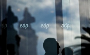Tenu de privatiser à tout va pour réduire son niveau d'endettement et éviter le sort de la Grèce, le Portugal a déjà encaissé plus de la moitié des recettes prévues par son plan d'aide UE-FMI, essentiellement grâce à l'investissement d'entreprises publiques chinoises.