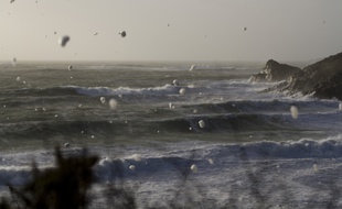 Une tempête en mer d'Iroise, en février 2014.