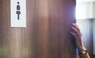 Illustration toilettes pour femmes.