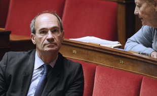Les terrains de l'hippodrome de Compiègne ont été vendus au tiers de leur prix, a affirmé samedi le site Mediapart qui cite un rapport d'experts sur lequel s'appuie également l'avocat de l'ex-ministre Eric Woerth pour démentir cette information.