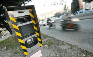 A Nice, un radar de vitesse est sur le point de prendre du service à l'entrée est de la voie rapide.