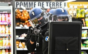 Des membres du PSIG (Peloton de surveillance et d'intervention de la gendarmerie). Illustration.
