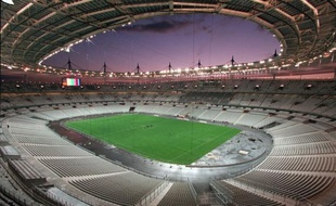 Jamais depuis son inauguration, en janvier 1998, le Stade de France n'avait enregistré un si maigre bénéfice: les 3 millions d'euros de gain enregistrés en 2011, ajoutés à la décision de la Fédération française de rugby de construire son propre stade, font peser des interrogations sur l'avenir de la plus grande enceinte française