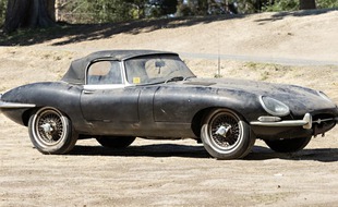 Jaguar E-Type sortie de grange