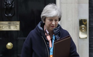 Theresa May devant le 10, Downing Street, le 13 mars 2018.