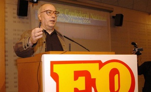 L'ancien secrétaire général de Force ouvrière (FO) Marc Blondel, le 07 février 2004 à Paris.