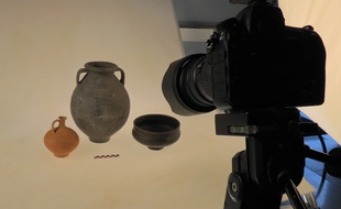Arc'Antique dispose d'un studio de photographie et radiographie.