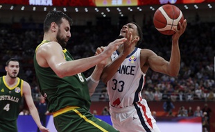 Axel Toupane face à l'Australie, lors du dernier Mondial en Chine.