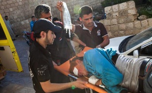 Le nombre de morts depuis le début en mars 2011 du soulèvement contre le régime en Syrie a franchi la barre symbolique des 100.000 selon une ONG, au moment où une conférence internationale attendue en juillet pour mettre fin au conflit était compromise.