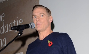 Le chanteur Bryan Adams