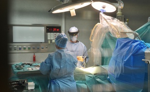 Une opération de chirurgie sous anesthésie (image d'illustration).