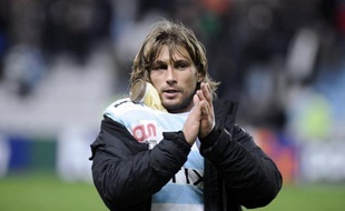 Le talonneur du Racing-Métro Dimitri Szarzewski a annoncé avoir été suspendu 20 jours, dont 10 ferme, par la Ligue nationale de rugby, pour un mauvais geste en Top 14, cette sanction lui permettant toutefois de postuler pour le match du Tournoi des six nations Italie-France le 3 février.