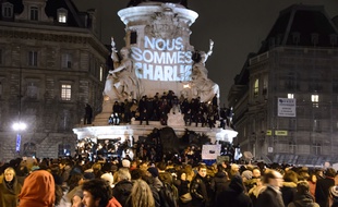 Le rassemblement en soutien à Charlie Hebdo, place de la République, le 7 janvier 2015.