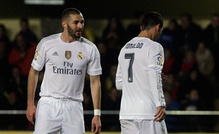 Les attaquants du Real Madrid Karim Benzema et Cristiano Ronaldo, en décembre 2015.
