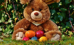 Un lapin en peluche (illustration).