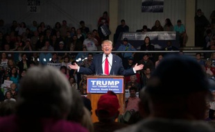 Donal Trump lors d'un meeting de campagne, le 17 février 2016 à Sumter, Caroline du sud