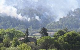 Les images spectaculaires de l’incendie géant de l’Aude