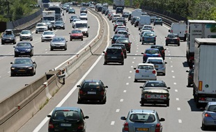 Bouchon sur l'A7 au sud de Lyon, le 2 juillet 2011, premier week-end de départs en vacances.