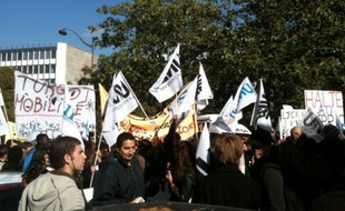 Manifestation d'étudiants devant la fac de Jussieu, à Paris, le jeudi 21 octobre.
