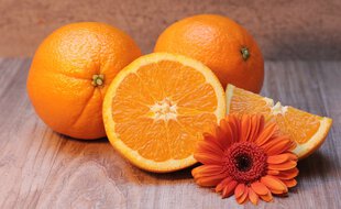Des oranges.