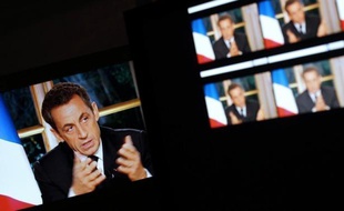 L'intervention télévisée dimanche soir de Nicolas Sarkozy va revêtir à la fois un enjeu économique, avec à la clef une série de "mesures fortes" dont l'annonce attendue d'une hausse de 1,6 point de TVA, mais aussi politique, à moins de trois mois d'un scrutin où il est donné largement battu.