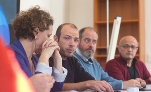 Matthieu Theurier (au centre) devrait être la tête de la liste écologiste aux municipales à Rennes.