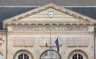 Quinze ans de réclusion criminelle ont été requis en appel contre un homme accusé d'avoir tenté de tuer une prostituée à coups de casque puis de l'avoir séquestrée