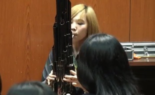 La jeune musicienne taïwanaise Li-Chin Li avec son sheng.