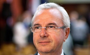 L'ex-ministre radical Jean Léonetti a annoncé lundi sur Europe 1 qu'il soutenait François Fillon pour la présidence de l'UMP.