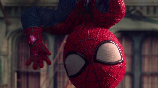 Video Spider Man Decouvre Son Bebe Evian