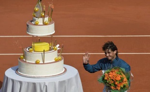 L'Espagnol Rafael Nadal, tête de série N.3, a fêté dignement son 27e anniversaire en se qualifiant pour les quarts de finale de Roland-Garros, grâce à une victoire rapide sur le Japonais Kei Nishikori (N.13) en trois sets 6-4, 6-1, 6-3.