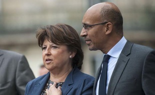 Martine Aubry a créé la surprise jeudi en annonçant qu'elle abandonnait son poste de Première secrétaire du PS "à la fin de la semaine", sans attendre l'élection de son dauphin Harlem Désir, prêtant ainsi le flanc à de nouvelles critiques sur le mode de désignation de son successeur.