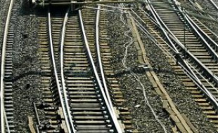 Peu de trains circulaient hier.