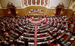 L'Assemblée examine cette semaine un texte contre le piratage des oeuvres culturelles sur internet prévoyant jusqu'à la suspension de l'abonnement de l'internaute en cas de récidives, au nom de la défense des droits d'auteurs dans un contexte de crise, notamment du disque.