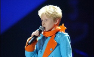 "Le Petit prince" a 60 ans. L'âge de l'éternelle jeunesse pour le "petit bonhomme solitaire" de Saint-Exupéry, dont les aventures se sont vendues à plus de 80 millions d'exemplaires dans le monde, dont 11 millions en France.