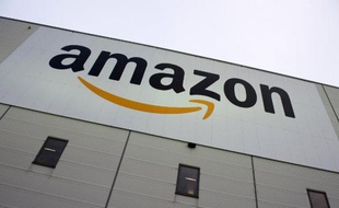 Le logo du géant de la distribution en ligne américain Amazon, le 11 novembre 2014 à Berlin