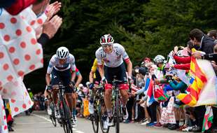 Tadej Pogacar dimanche dans le col de Marie-Blanque, sur l'étape du Tour de France entre Pau et Laruns qu'il remportera au sprint.