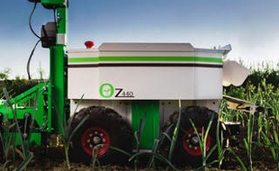 Le robot de désherbage OZ440.