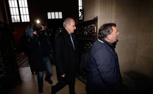 Des patientes d'André Hazout, citées par la défense à son procès pour viols, ont décrit mercredi devant les assises de Paris un gynécologue talentueux et respectueux qui réussissait là où les autres avaient échoué.