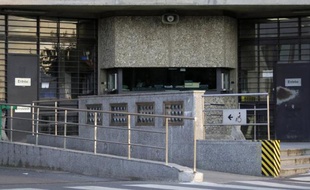 Vue en date du 9 juillet 2013 de l'entrée de la prison de Fleury Mérogis