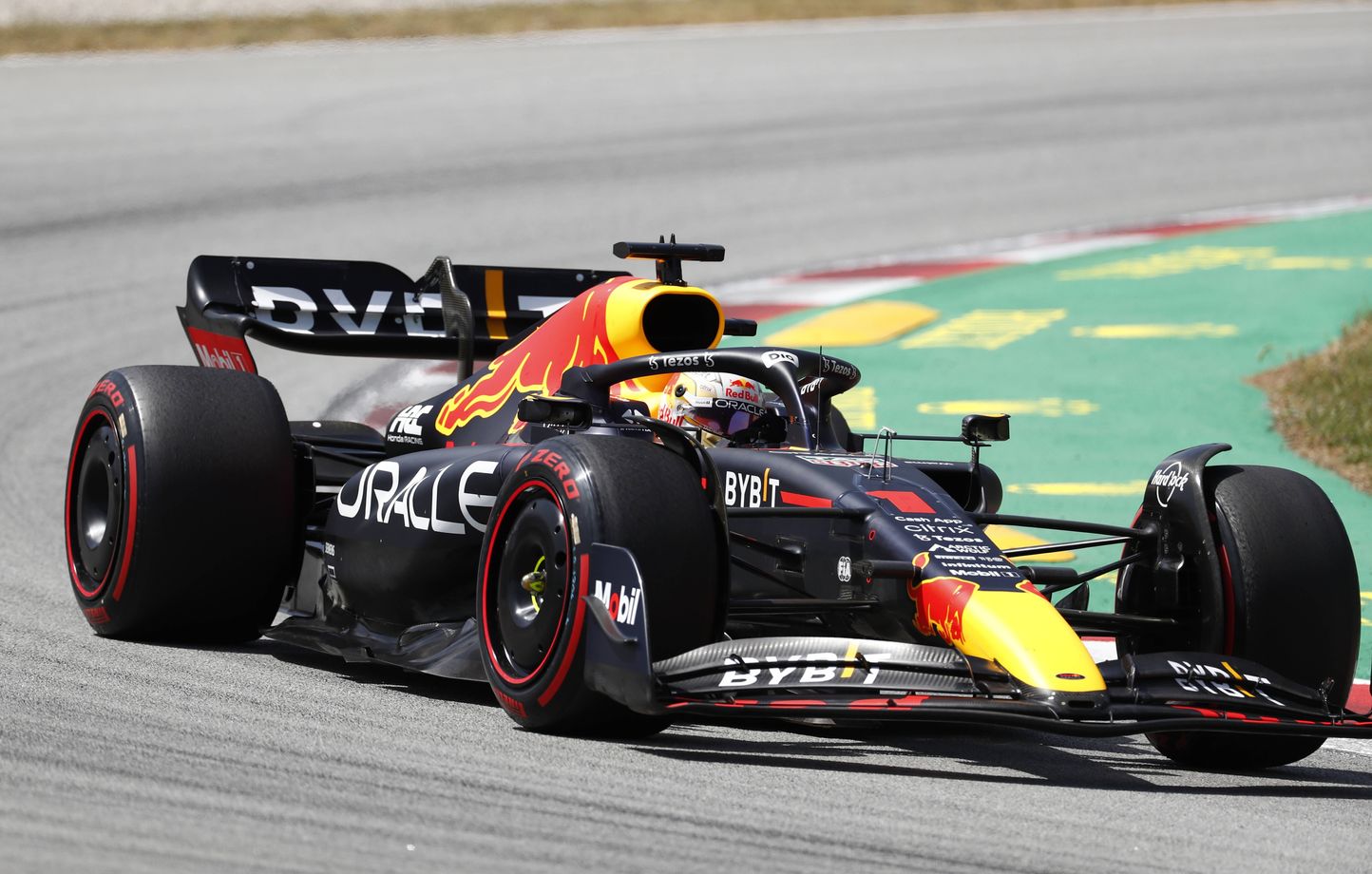 Max Verstappen fonce vers la victoire dans le Grand Prix de Formule 1 d'Espagne.