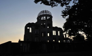 Le dessinateur japonais Keiji Nakazawa, auteur du manga autobiographique sur la guerre et la bombe atomique "Gen d'Hiroshima", est décédé le 19 décembre d'un cancer à l'âge de 73 ans, ont annoncé mardi les médias nippons.