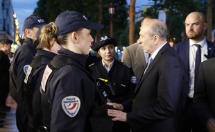 Dès sa prise de fonction, Gérard Collomb est allé rencontrer les forces de l'ordre.