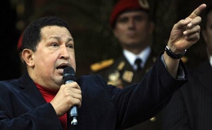 L'épreuve de force se poursuit au Venezuela entre le gouvernement, partisan d'un report de la prestation de serment du président réélu Hugo Chavez -prévue pour jeudi par la Constitution-, et l'opposition, qui a demandé mardi au Tribunal suprême de justice (TSJ) de "se prononcer" pour éviter ce qu'elle qualifie de crise institutionnelle.