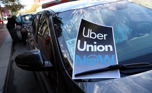 Un tract pour la création d'un syndicat de chauffeurs Uber.