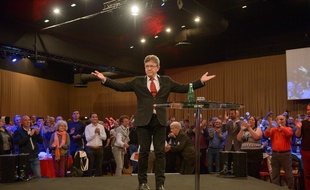 Jean-Luc Mélenchon lance la campagne des législatives lors d'une convention nationale de La France insoumise organisée à Villejuif, le 14 mai 2017.